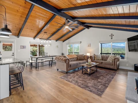Top performing Airbnb: New Hot Tub! 9 Acres | Game Room | Fire Pit | BBQ in North Fork