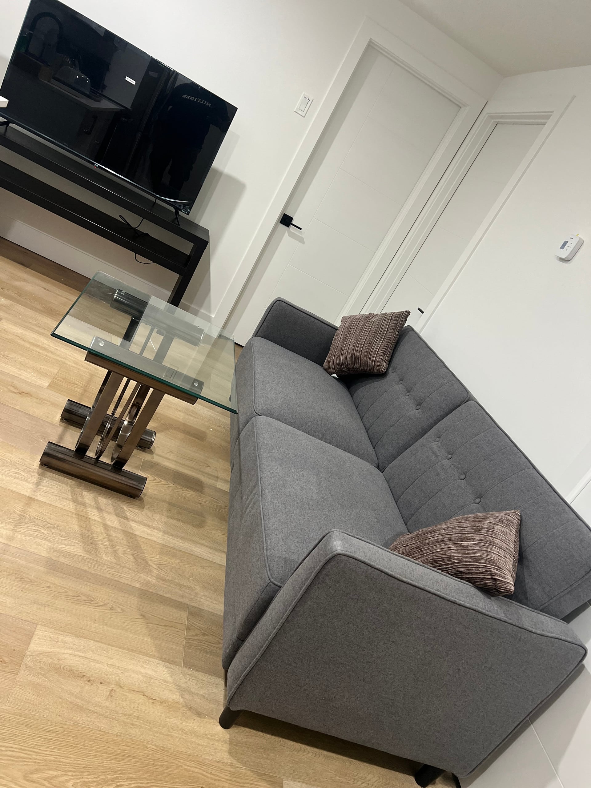 Stylish 2BR Suite + Free Parking