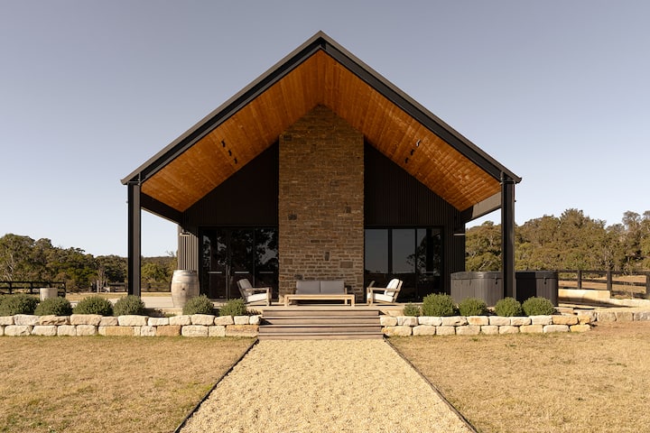 70s Rumpus Room The Lookdown Ranch - Houses for Rent in Bungonia, New South Wales ...
