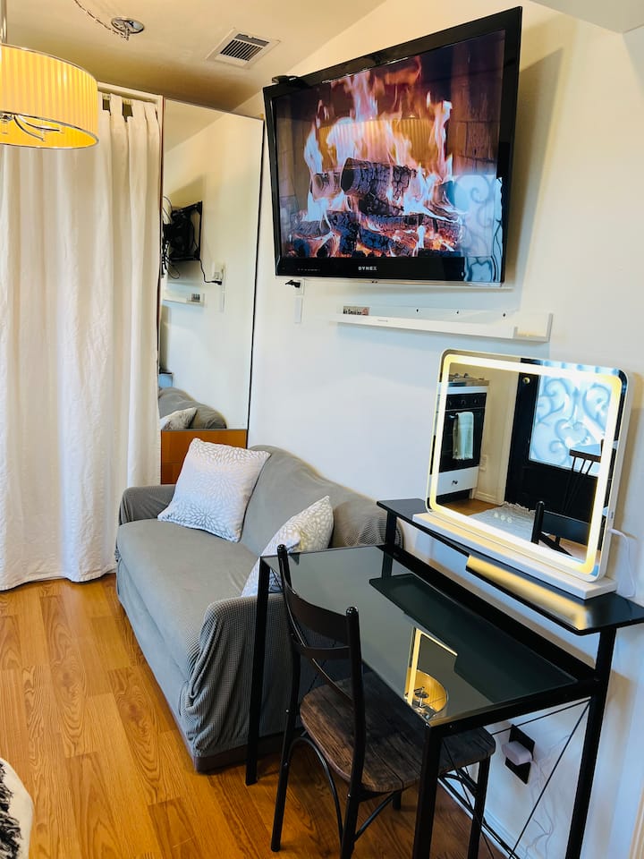 Queen Studio Suite Private Bathroom & Entrance - San Gabriel, CA