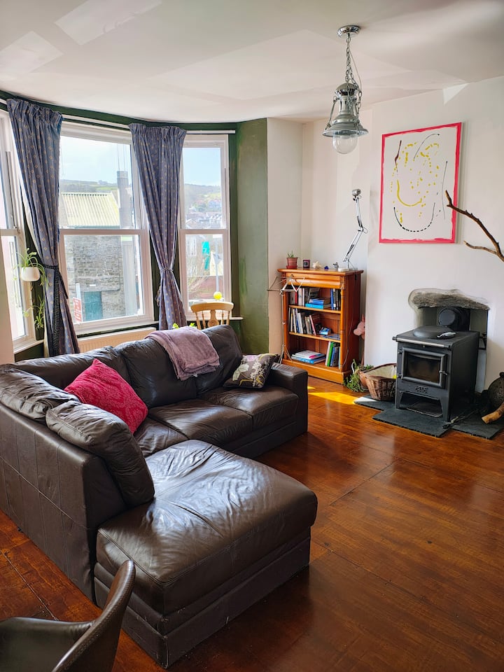 Versa – 2 Mins From The Beach (With Log Stove) - Isle of Man