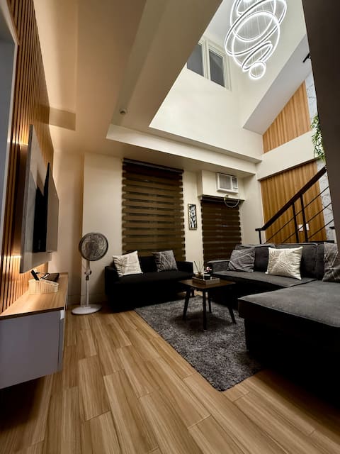 2Bedroom Miyu's Staycation Place w/attic