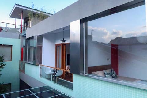 Iremia House 3: Above The Crowd