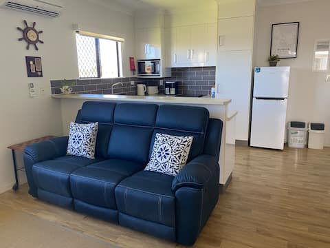 Homely and quiet self-contained flat in Bowen