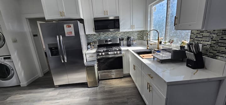 4 Bedrooms, 5 Beds, 2 Bathrooms, New Casa - South Gate, CA