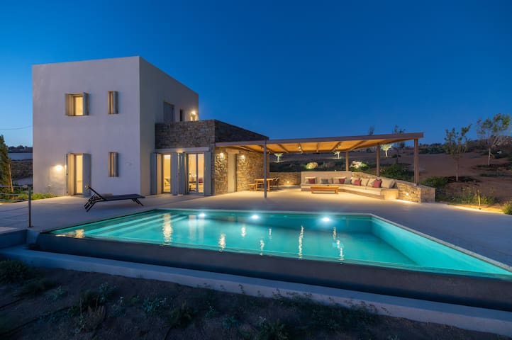 Salt n Sky Vivlos Naxos