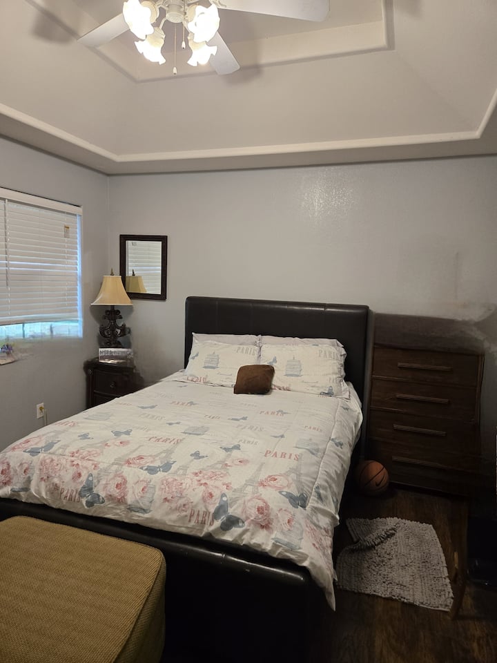 غرفة النوم 1