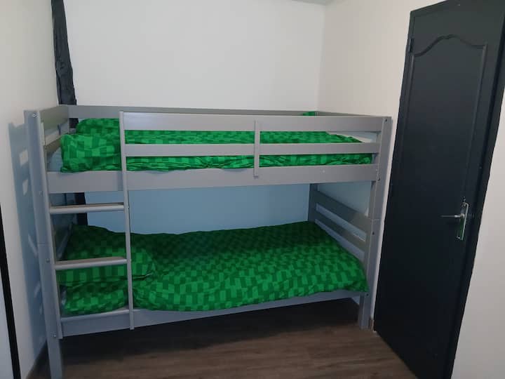 ორსართულიანი საწოლის სივრცე 