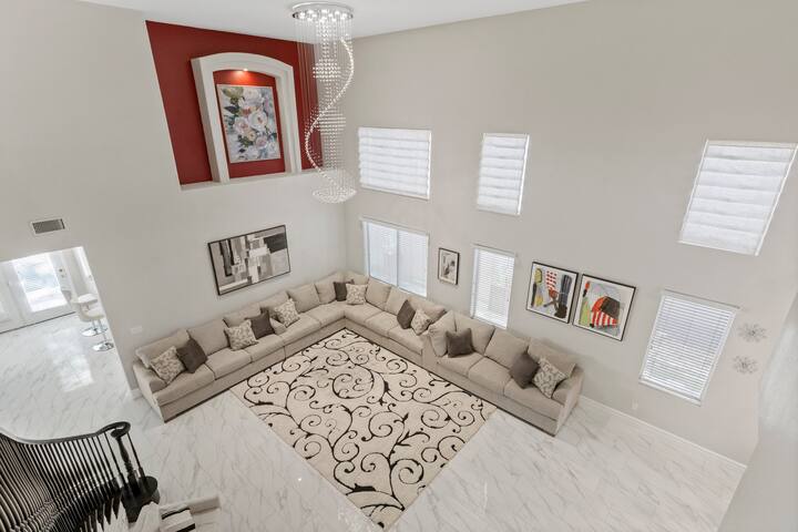The Hera | 6 Bedrooms 4 Baths | 15 Mins to Strip gallery image 5