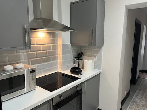 Top performing Airbnb: Horsell self contained annex in Woking