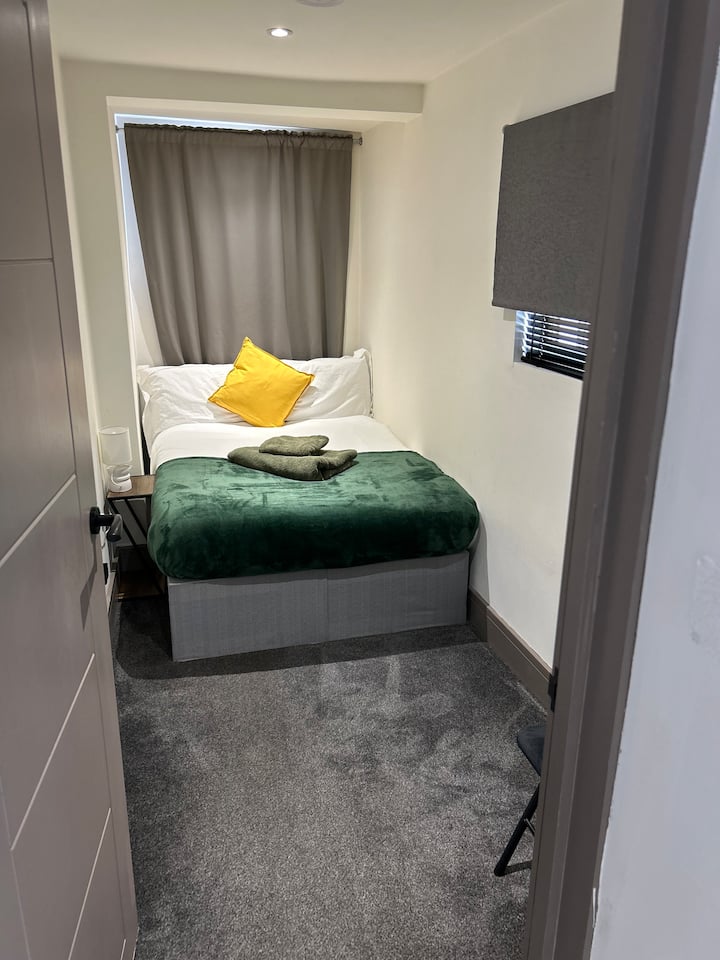 Saunders Place, Contractors And Long Stays Welcome - Gillingham