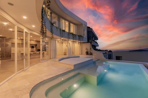 Bingin Beach-4BR Luxury Ocean View, Gym, Butler
