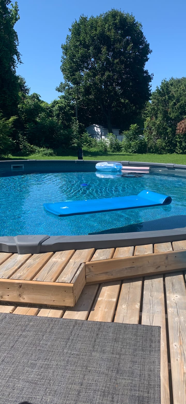 5 Minutes From Playground Poker - Pointe-Claire