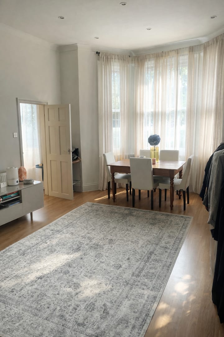 Central 1 Bed Flat On 1st Floor - Notting Hill