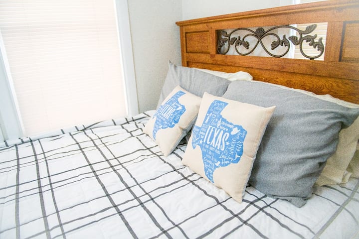 Bračni krevet (širine 150 – 179 cm)