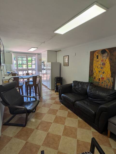 Airbnb con mejor rendimiento: Peaceful Stay: Sea, Hills & Pool en Vélez Málaga