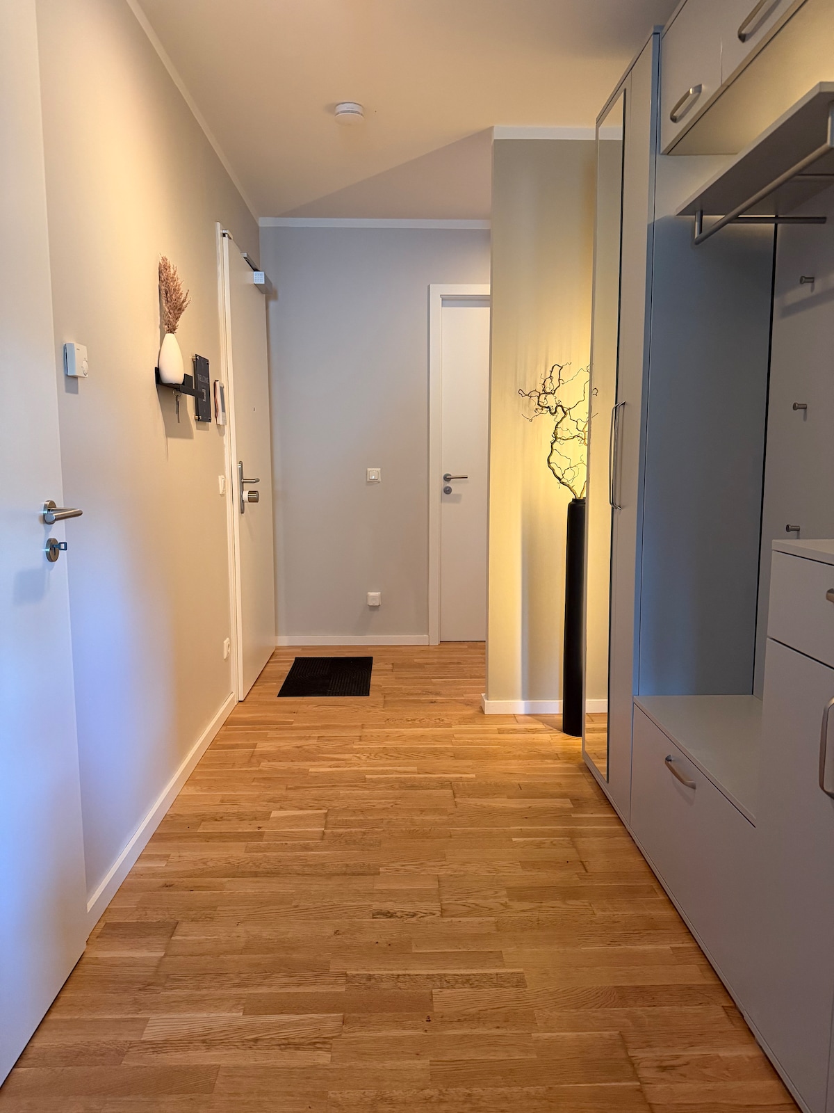 Stylish Champagne Suite next to Volksparkstadion