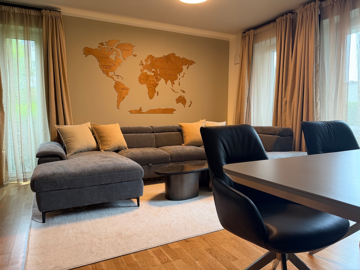 Stylish Champagne Suite next to Volksparkstadion