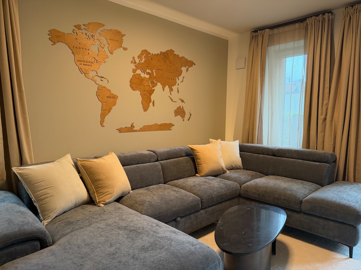 Stylish Champagne Suite next to Volksparkstadion