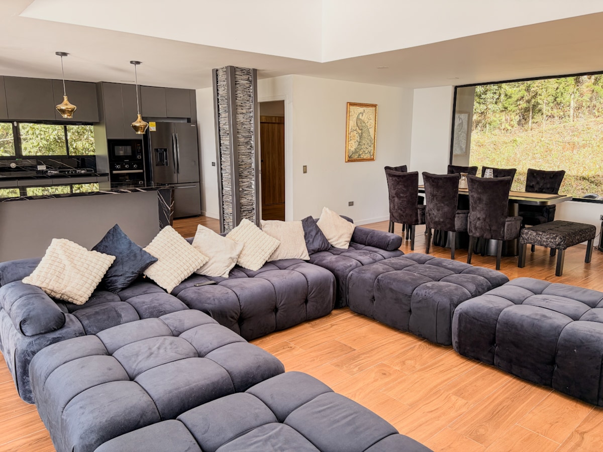 Villa de Lujo · Alto de Envigado foto 2