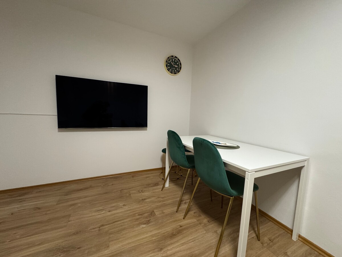 Top Airbnb: Emerald in Pasing