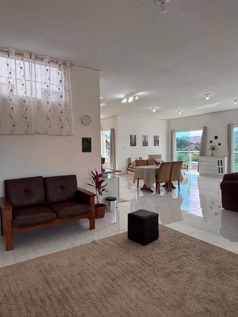 Top performing Airbnb: Recanto Solar de São Roque in São Roque
