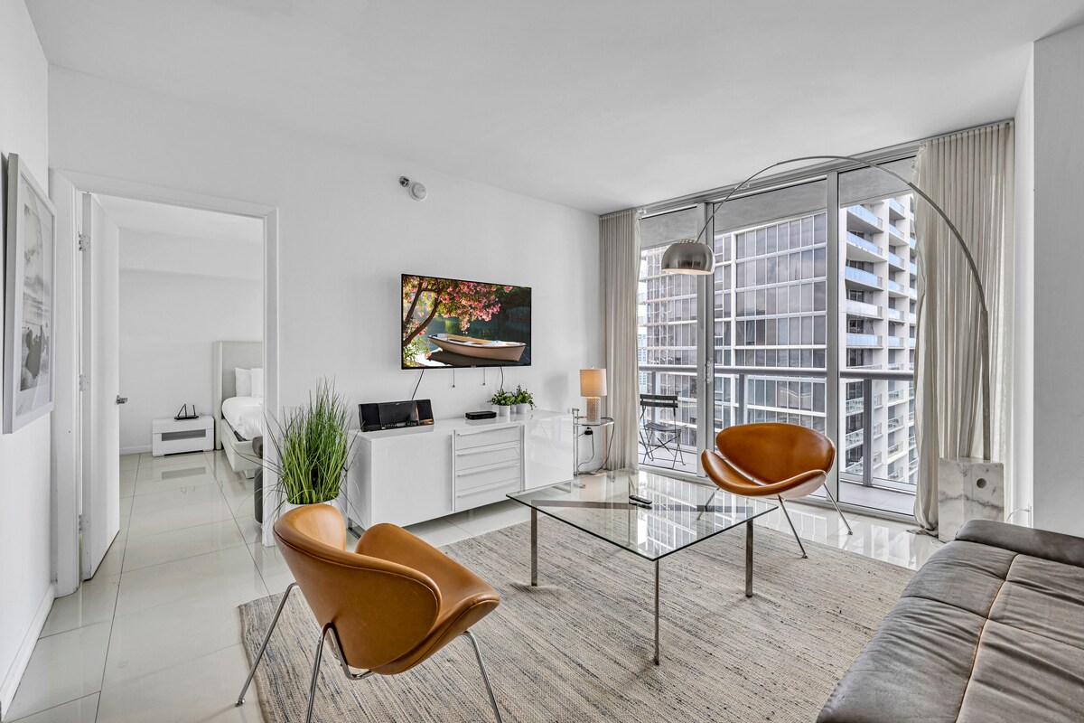Top Airbnb: Stylish Condo in Brickell Ocean&Pool View Free SPA in Brickell Village