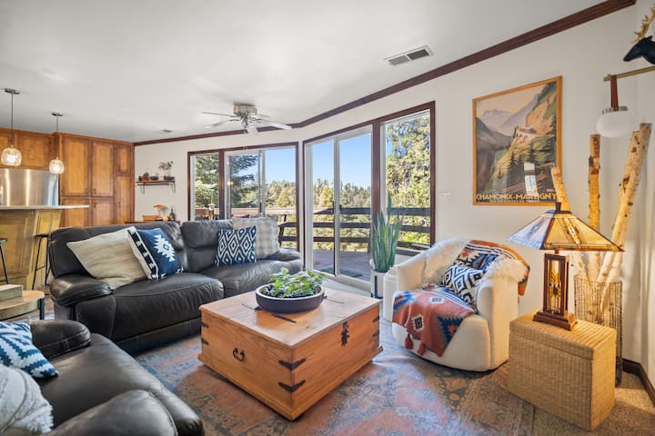Arrowhead Retreat | Near Lake & Village & Skypark - Lake Arrowhead, CA