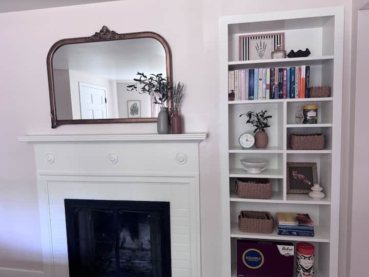 Quiet 2-bedroom House With Private Yard & Parking - Tukwila, WA