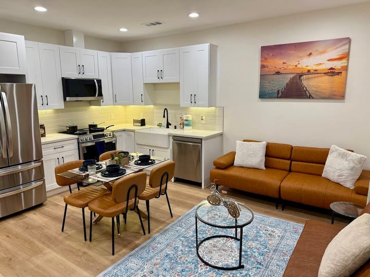 Central 3br/2ba Home Fenced Private Yard/sleeps 8 - 埃斯孔迪多