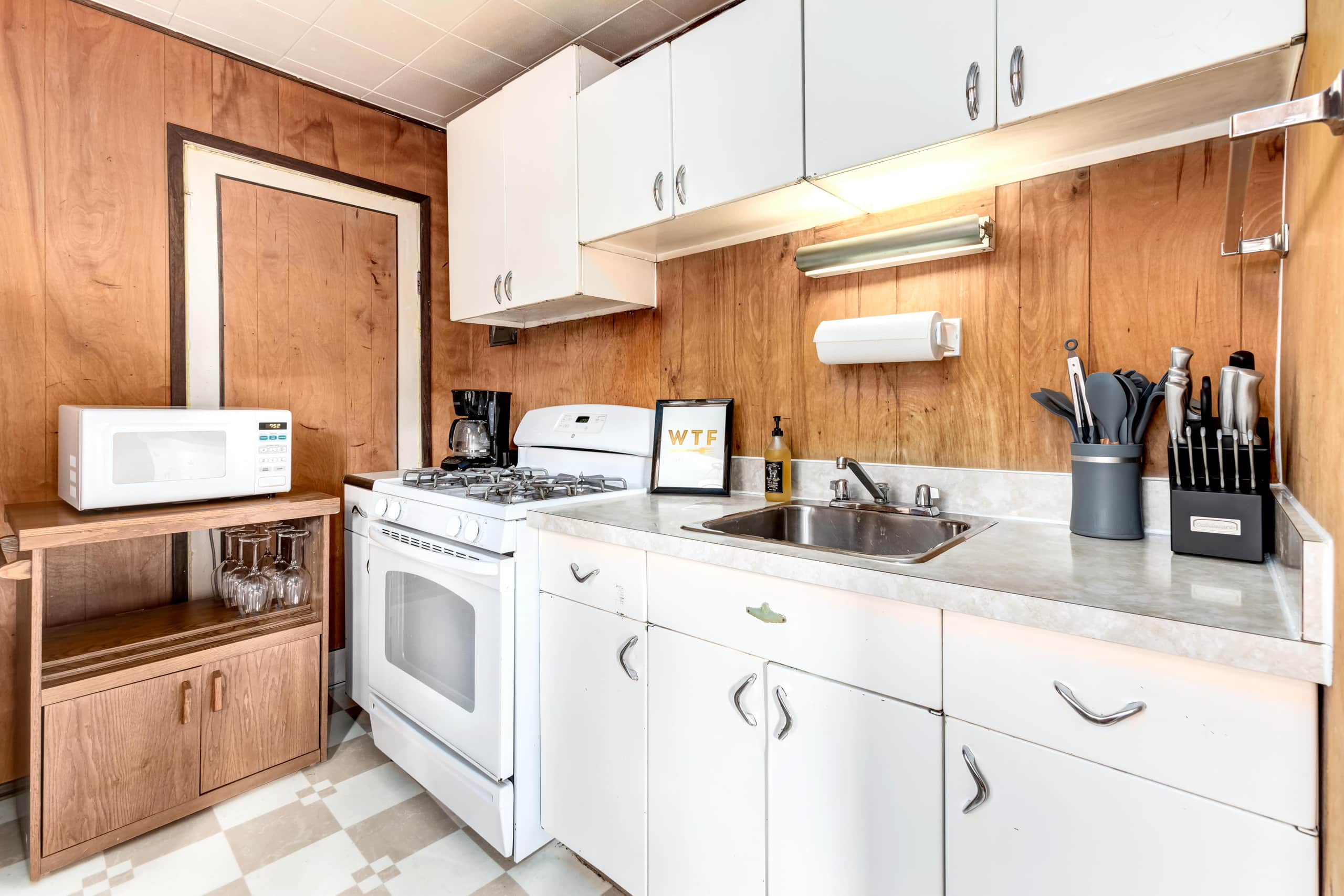 Rustic Rockies Retreat Near Banff & Canmore! - Photo 4