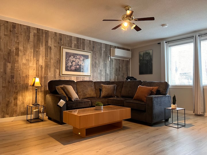 Traveler’s Choice 2bedroom Unit 1gbps Wifi - Medicine Hat