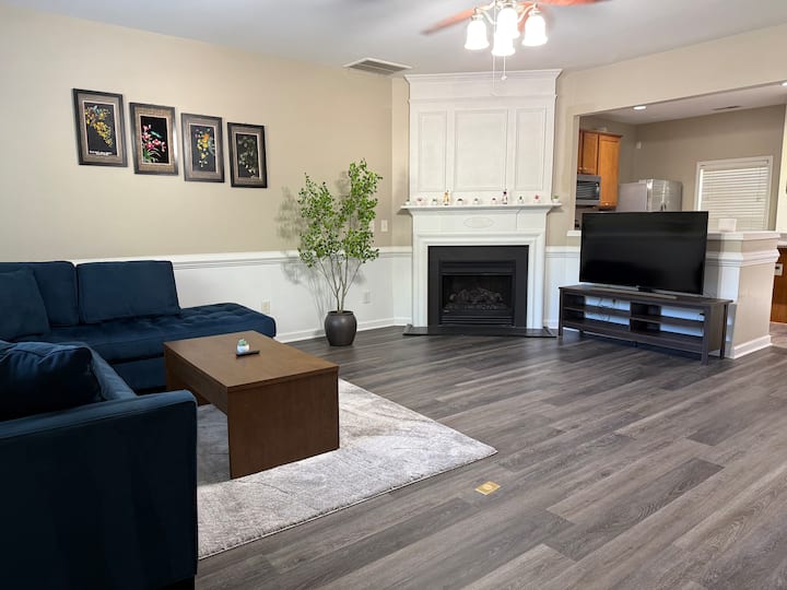 Near Pnc, Rdu, Umstead · Perfect For Groups Of 3+ - Cary, NC