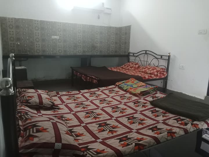 Bedroom 2 image 1
