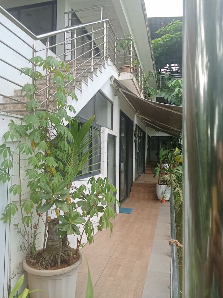 Exterior image 1