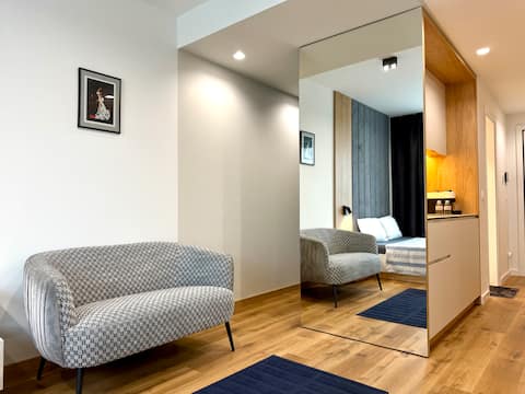 Top performing Airbnb: Cosher Aviva | Nest in the City in Зона Б 5 3