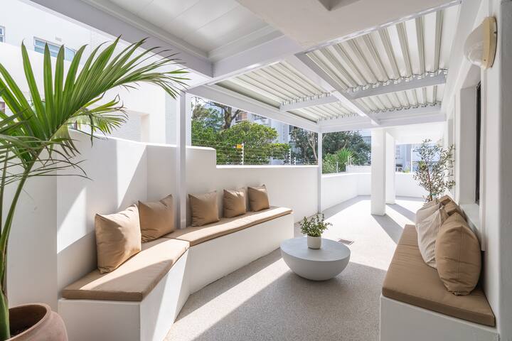 Contemporary Coastal Calm in Sea Point