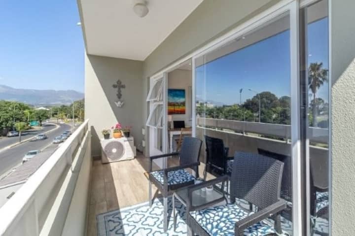 The Pearl Of The Winelands - Paarl