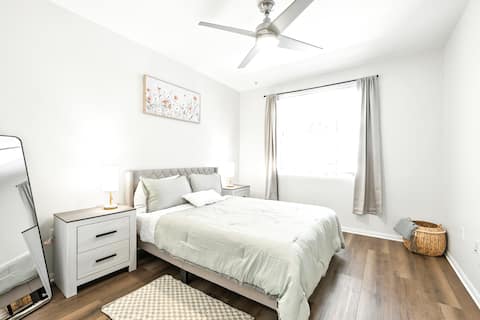 Top performing Airbnb: Tropical Living | A Lush 1BR MDR in Marina Del Rey