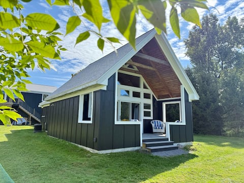 Chautauqua Cottage Hideaway