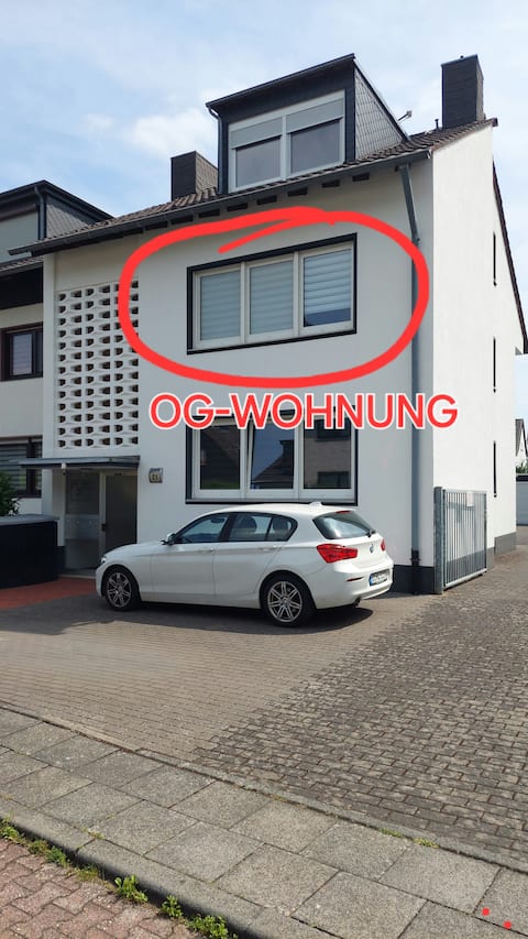 live between Cologne and Bonn
in 50389 Wesseling