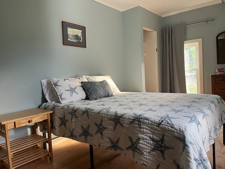 стая с изглед към залива