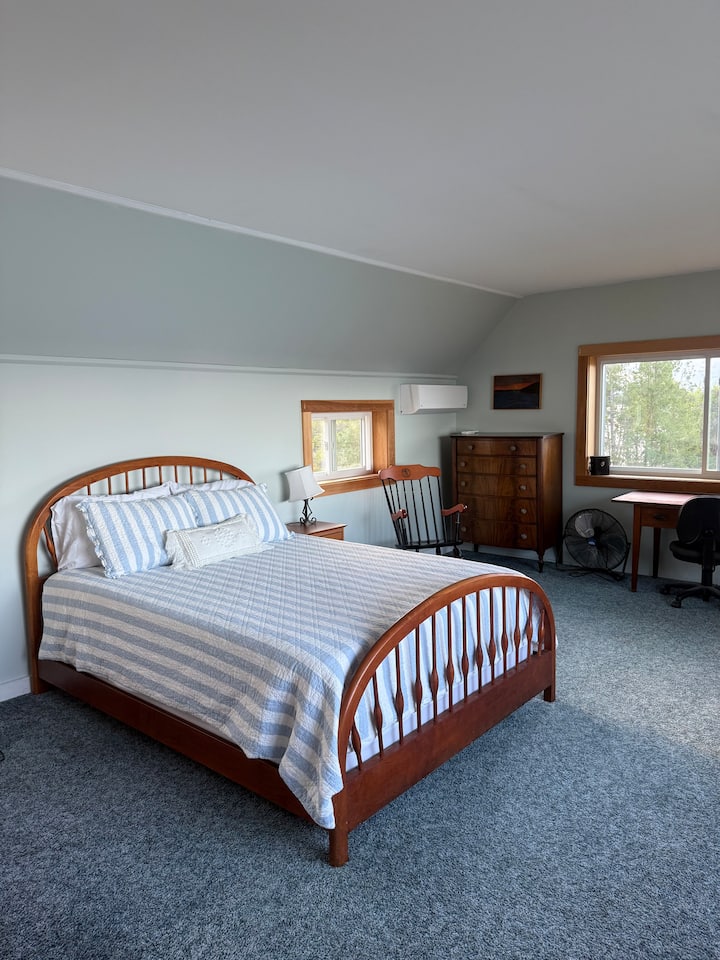 главна спалня с панорамна гледка към океана