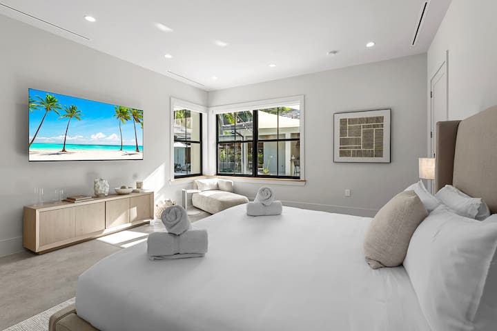 1-Acre Oasis: Pool/Spa, Pickleball, Bball & More