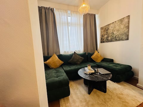 Leistungsstarkes Airbnb: 3-room city apartment with terrace East-5 in Stadtmitte