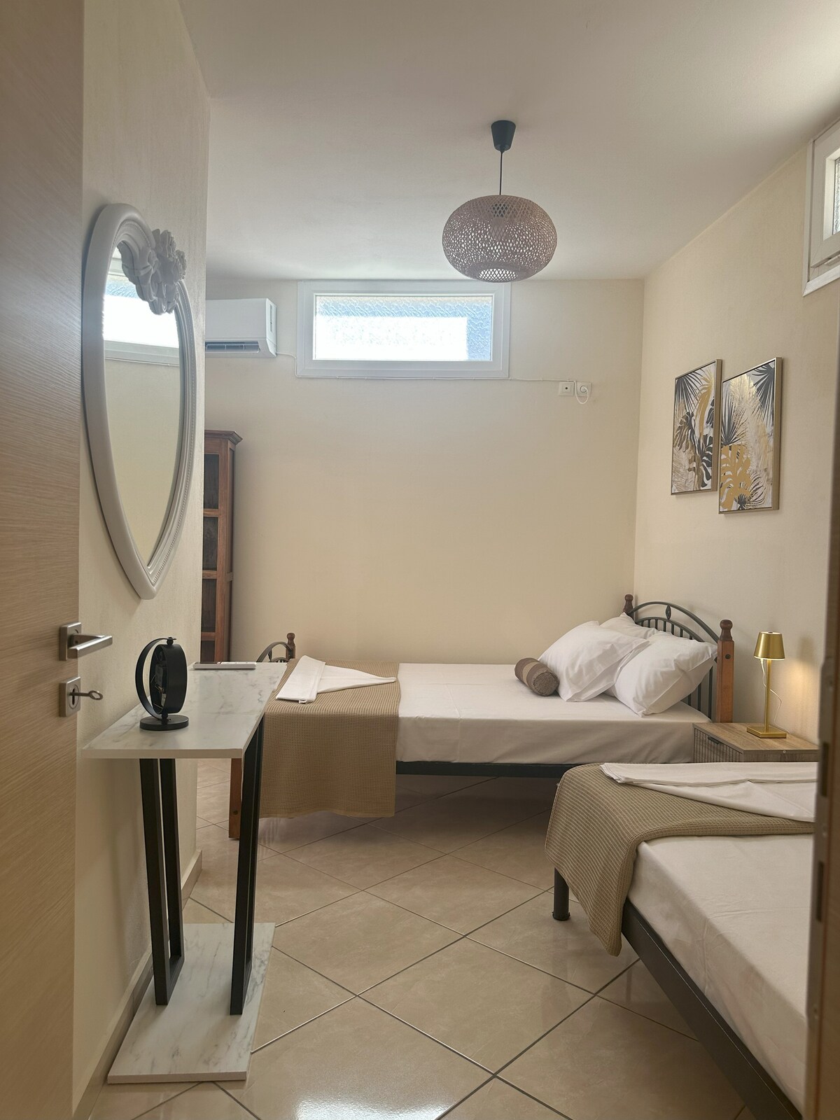 Onze tweede mooie slaapkamer staat klaar om je te verwelkomen, volledig uitgerust!!!