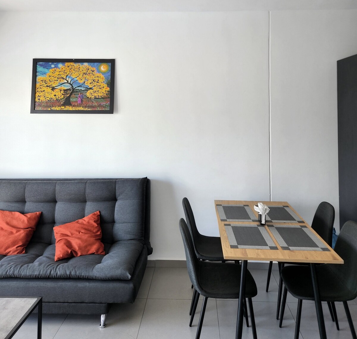 Anuncio de Airbnb popular: Modern and comfortable apartment with pool and terrace en San Clemente De Lima