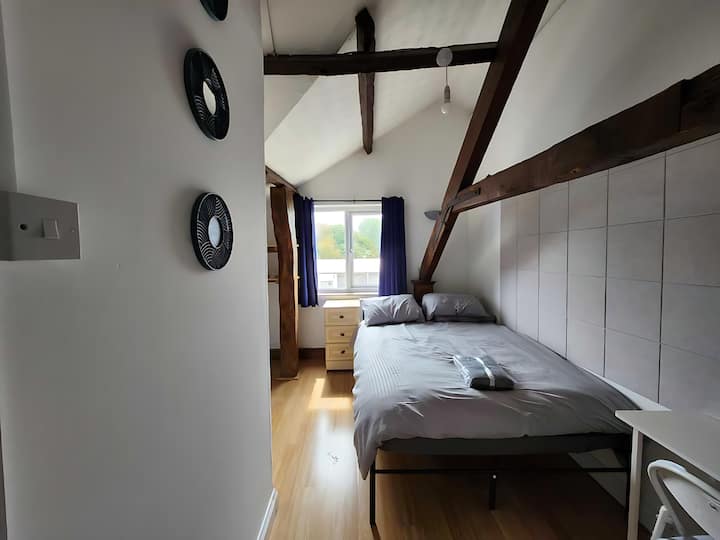 Room 2 -Double Room With Parking - Barnstaple