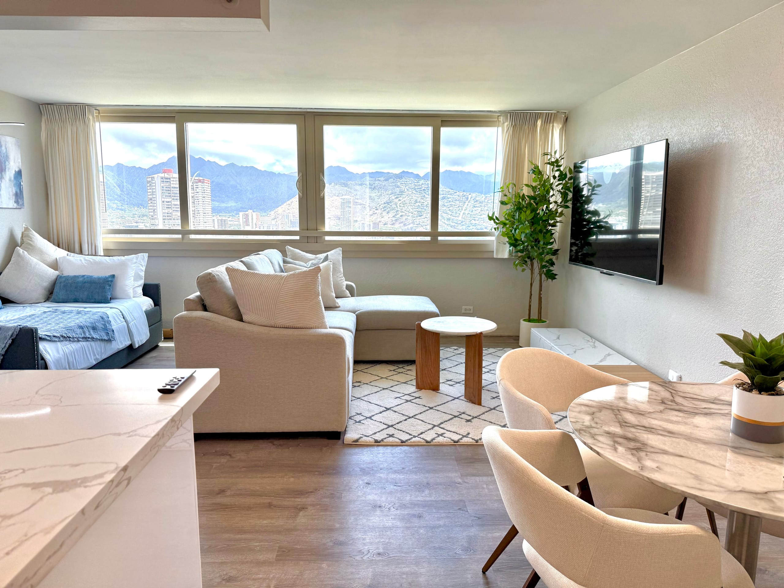 29High FL Views-2Rooms Group Stay Heart Waikiki - Image 4
