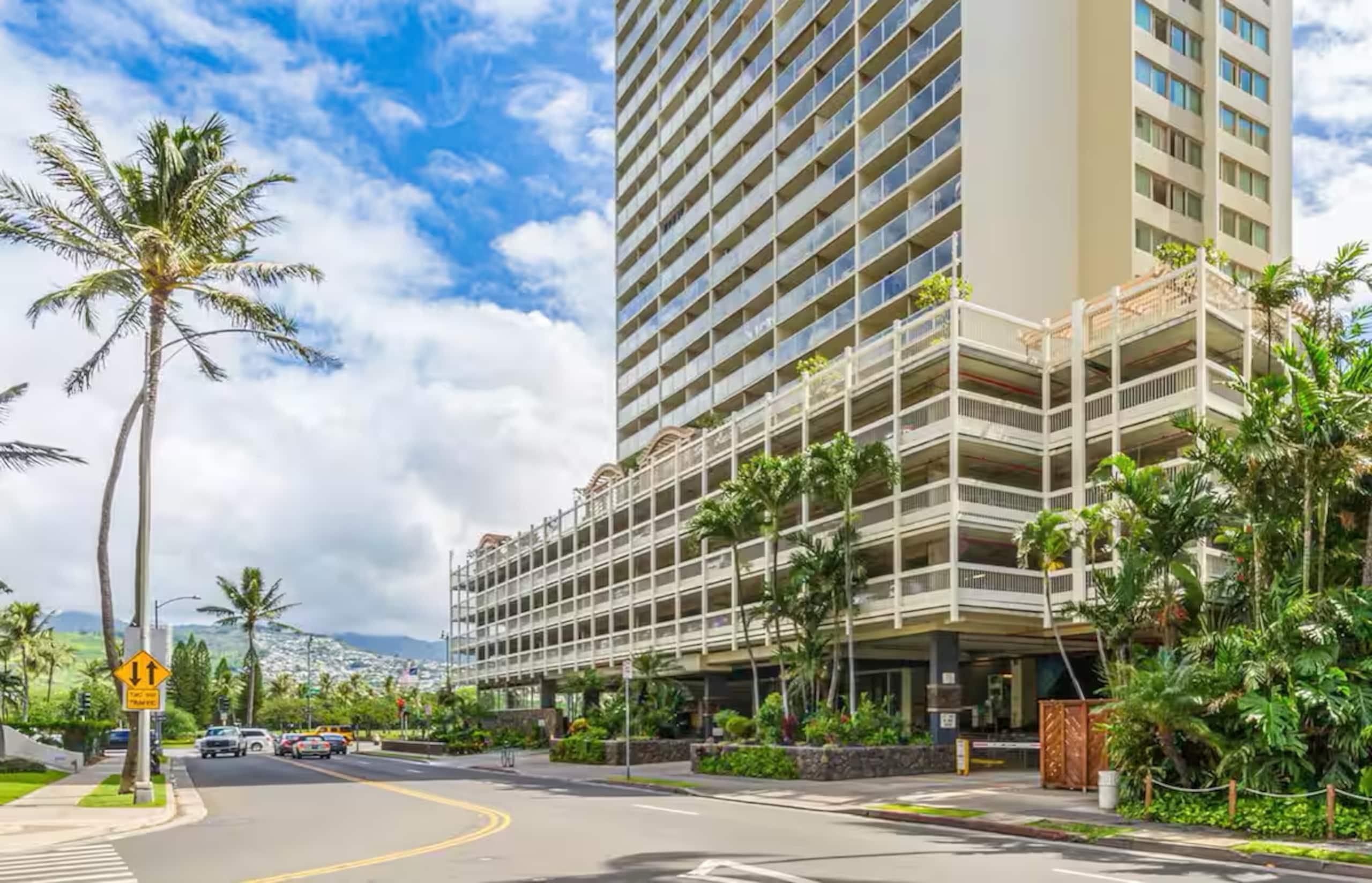 29High FL Views-2Rooms Group Stay Heart Waikiki - Image 31